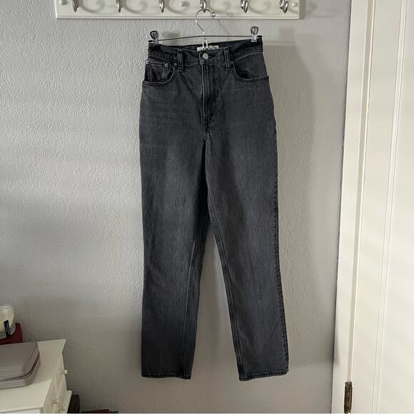 Abercrombie Ultra High Rise 90s Straight Jeans - Curve Love - Picture 4 of 10